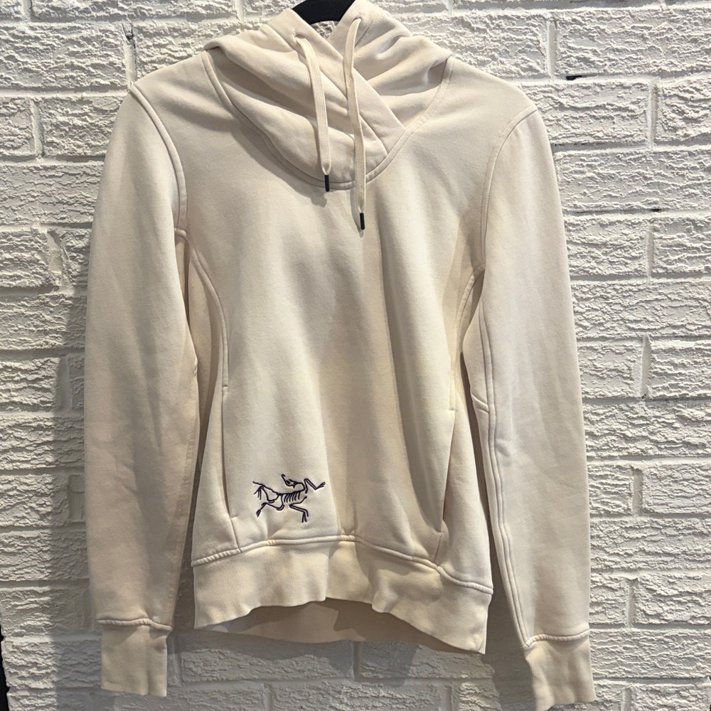 Arc'teryx Cream Pullover Hoodie with Embroidered Logo